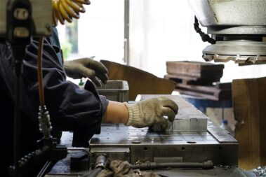 6面フライス加工作業の画像